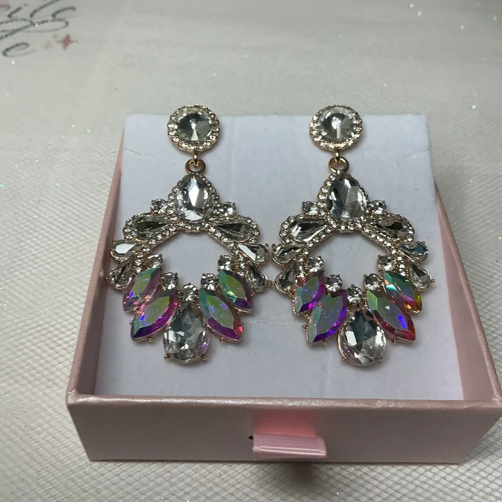 💖 Iridescent Aurora Borealis Crystal Drop Earrings